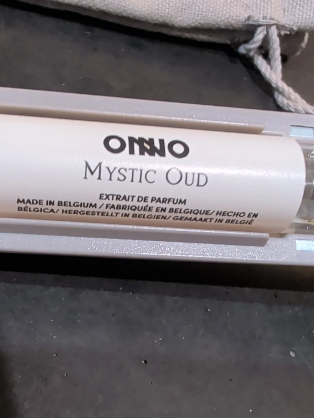 Scentbird ONNO Mystic Oud Portable Fragrance Atomizer - White